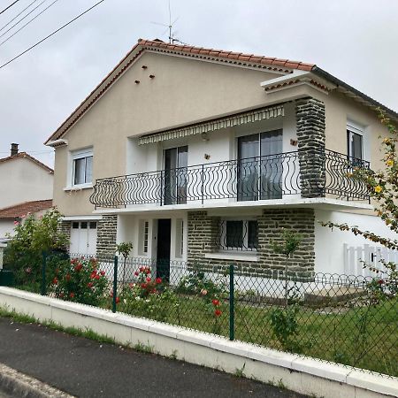 -Comme à la Maison- Jardin, Véranda, Idéal familles et Business Niort Extérieur photo