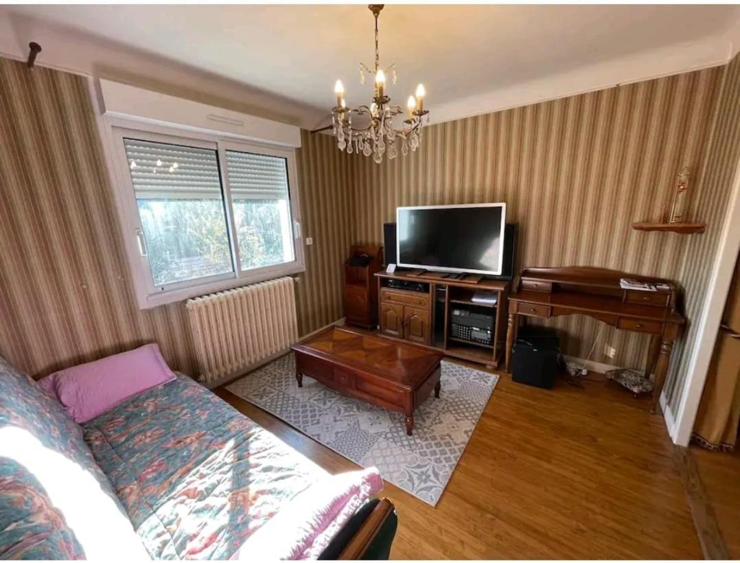 -Comme à la Maison- Jardin, Véranda, Idéal familles et Business Niort Extérieur photo