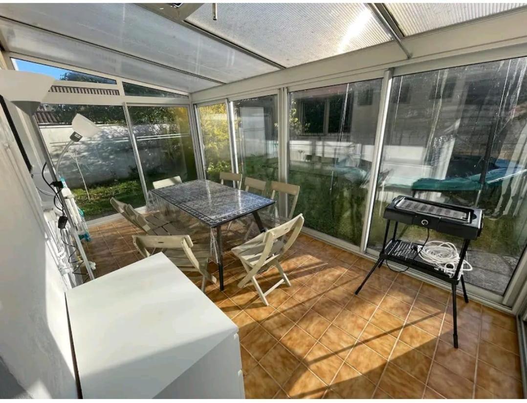 -Comme à la Maison- Jardin, Véranda, Idéal familles et Business Niort Extérieur photo