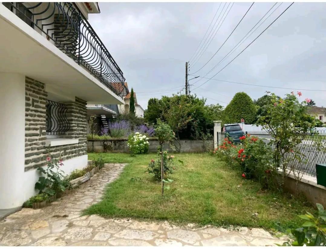 -Comme à la Maison- Jardin, Véranda, Idéal familles et Business Niort Extérieur photo