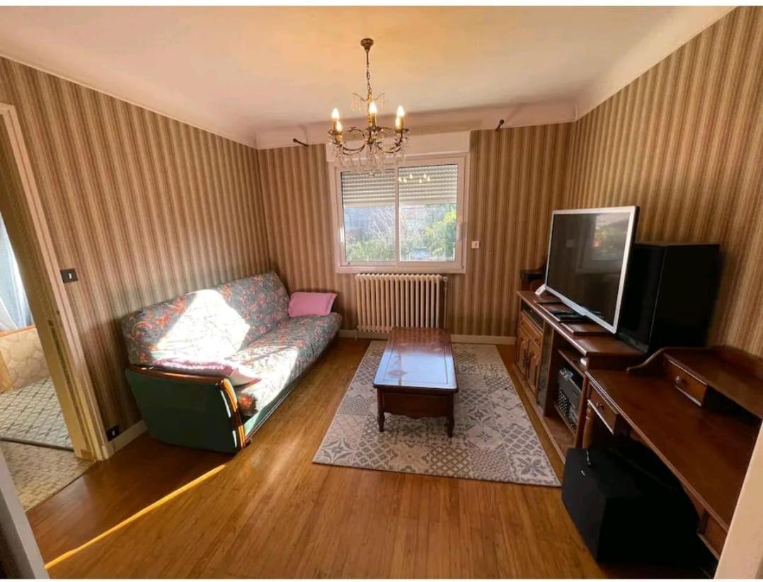 -Comme à la Maison- Jardin, Véranda, Idéal familles et Business Niort Extérieur photo