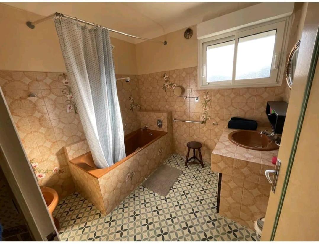 -Comme à la Maison- Jardin, Véranda, Idéal familles et Business Niort Extérieur photo